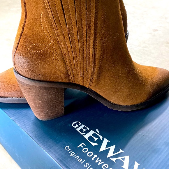 BRAND NEW Geewawa Colorado Brown Suede Leather Boots - Picture 1 of 5
